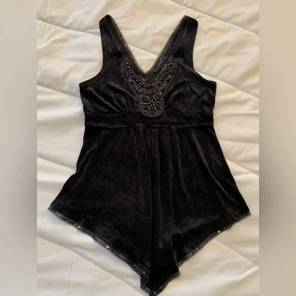 EUC Black velvet V-hem peplum babydoll tank with beading. Sz small by Express. - Picture 2 of 6
